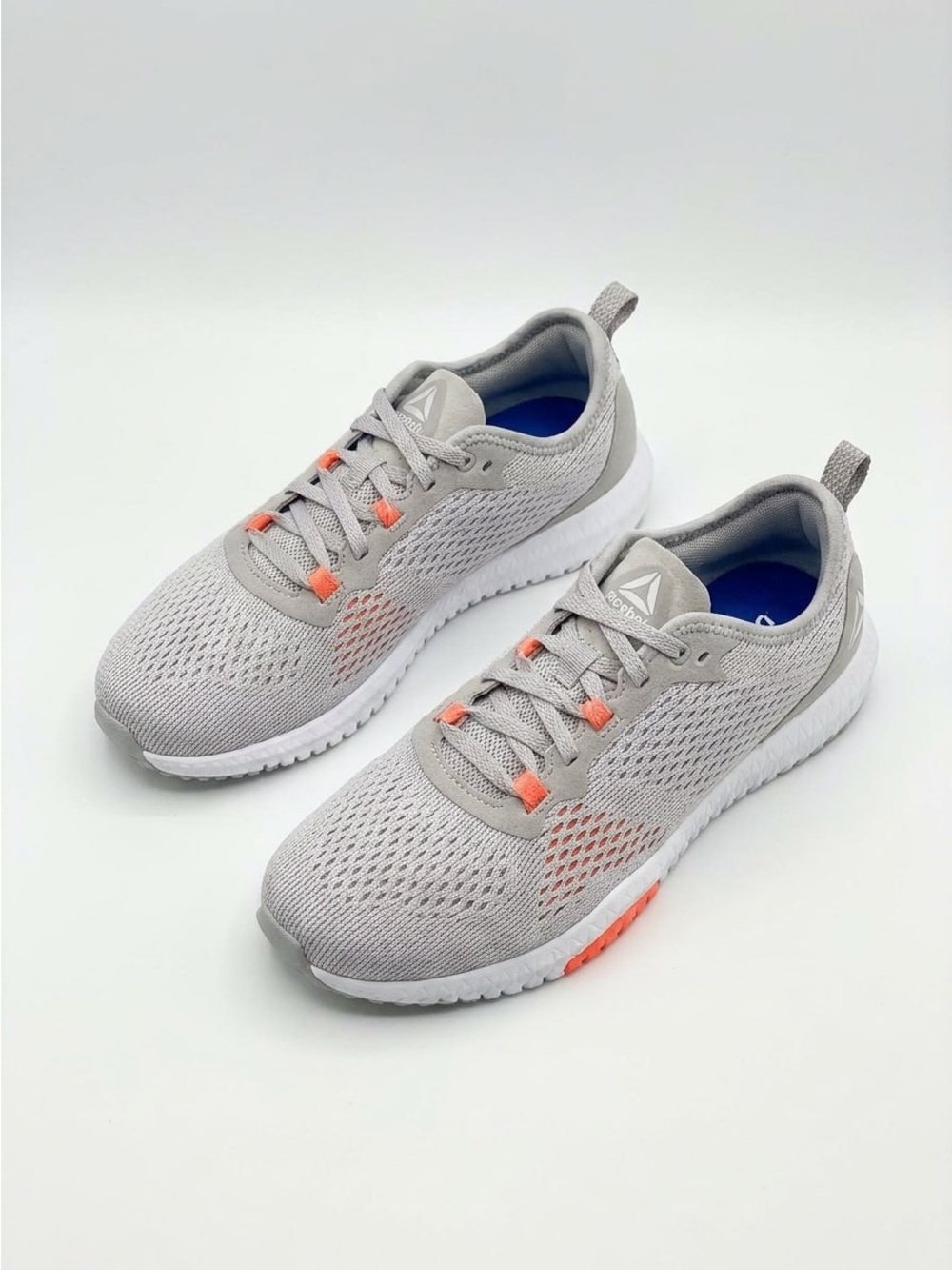Reebok Light Gray & Orange Knit Sneakers . US8.5